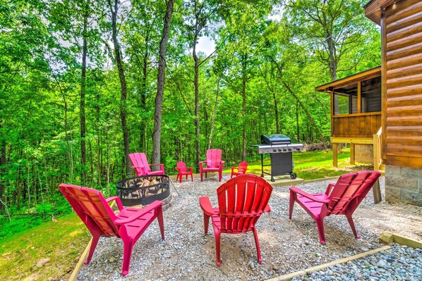 Brownsville Vacation Rental | 2BR | 1BA | Step-Free Access | 850 Sq Ft