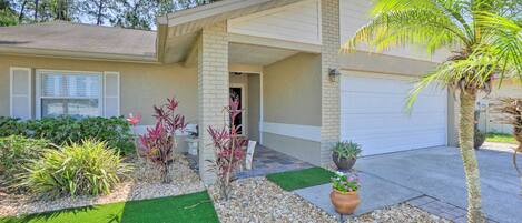 Tampa Vacation Rental | 3BR | 2BA | 1,450 Sq Ft | Step-Free Access