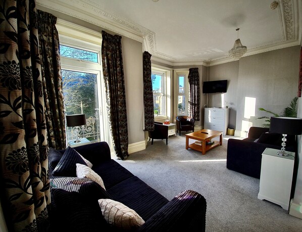 Elegant and Unique First Floor Lounge 