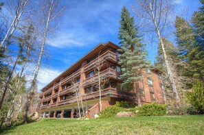 Ski Way Ridge Condominiums Complex