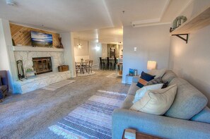 Main Level - Living Room