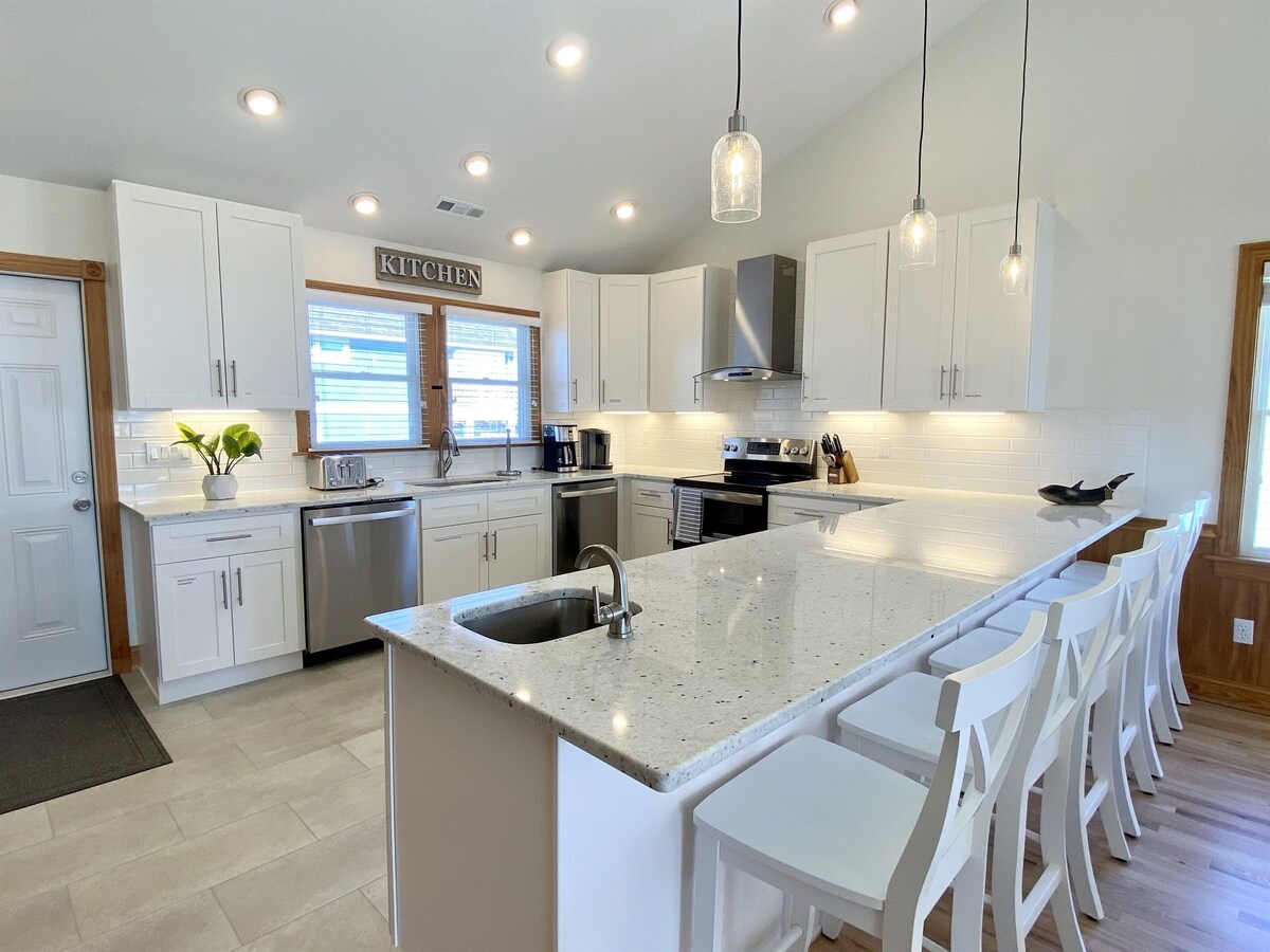 Heated Pool Included! Ocean Views! Golf Cart Elevator Hot Tub! Pet Friendly