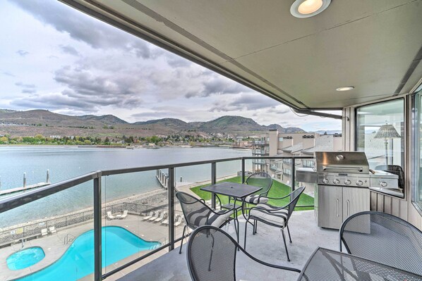 Chelan Vacation Rental | 4BR | 3BA | 3,000 Sq Ft | Stairs Required