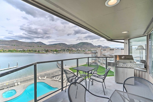 Chelan Vacation Rental | 4BR | 3BA | 3,000 Sq Ft | Stairs Required