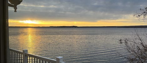 Unobstructed sunset views from the balcony.