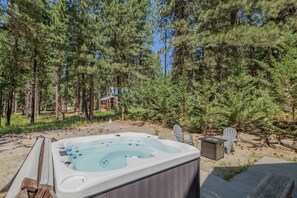 Relax after a day of local hiking in your own private hot tub under the stars