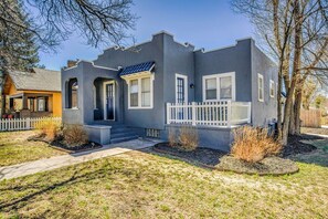 Our home was built in 1926 in the iconic and locally popular Santa-Fe style.
