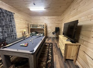 Spielezimmer