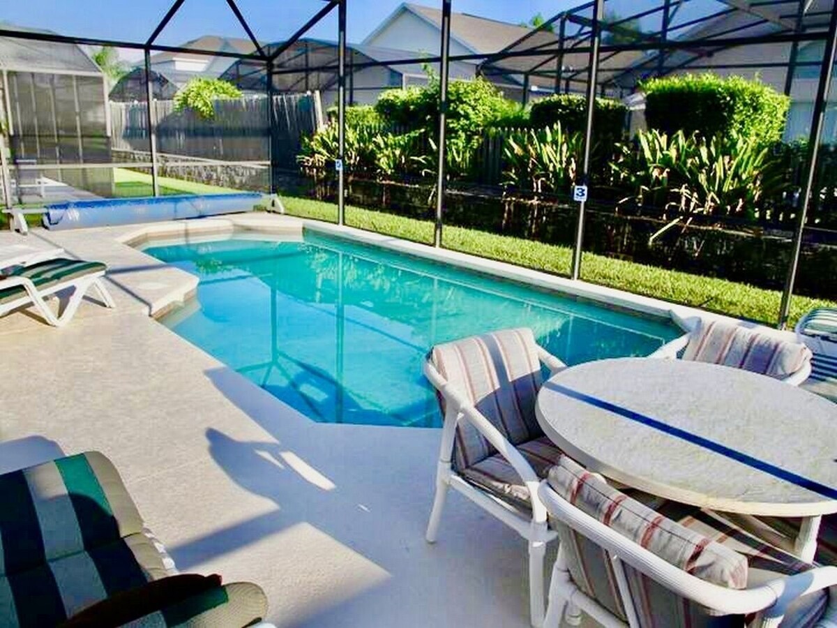 Ref 11. Lake Berkley. Superb Villa , own pool.