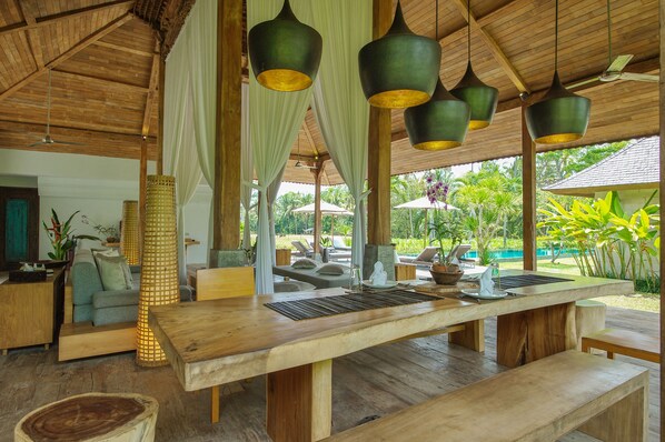 Outdoor dining