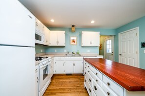 Fully Stocked Kitchen