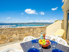 Cloud, Water, Sky, Blue, Tableware, Furniture, Building, Azure, Chair, Body Of Water
