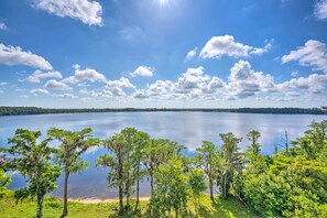 Lake Bryan View | Parking Garage (1 Vehicle)