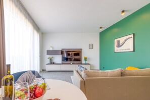 Wohnzimmer und Esszimmer