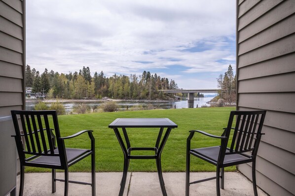 Enjoy the patio space with gorgeous views!