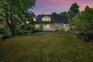 Welcome to the Sunset Garden Retreat!