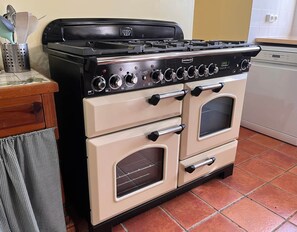 Range cooker in the kitchen