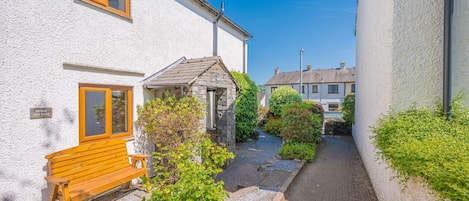 Brook Cottage Coniston external front