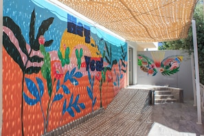 Vista frontal de la propiedad
