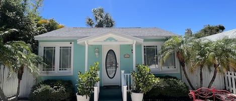 The perfect Gulfport cottage!