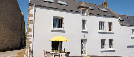 Ciel, Bâtiment, Propriété, Fenêtre, Plante, Maison, Bois, Chalet, Zone Rurale, Parapluie