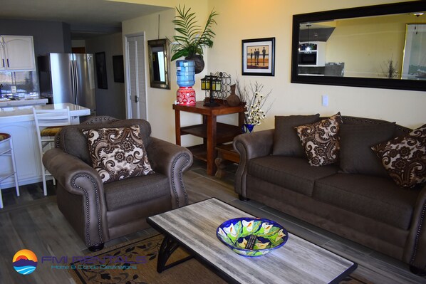 Comfortable Livingroom area with Smart TV