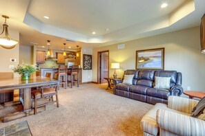 Living Room | Central A/C & Heating | Smart TV | Books | Board Games | Free WiFi