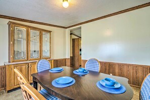 Dining Area | Dishware/Flatware