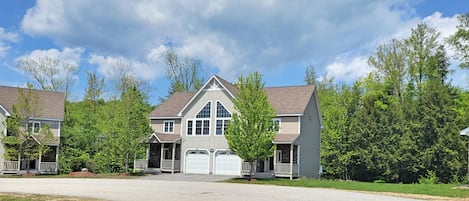 The left side of this townhouse