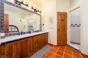 Shower / Toilet / double zink / Tub
