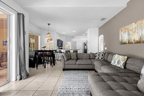 2334 Chadwick Circle (3).jpg