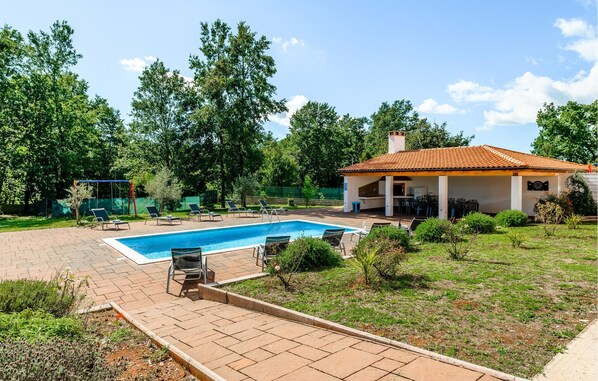 pool