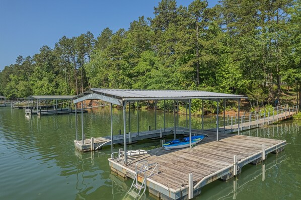 Come and park your boats and jet skis at our private dock in deep water!