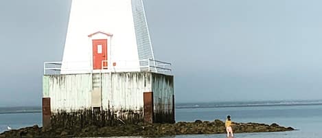 Sandy Point Lighthouse - Short Drive