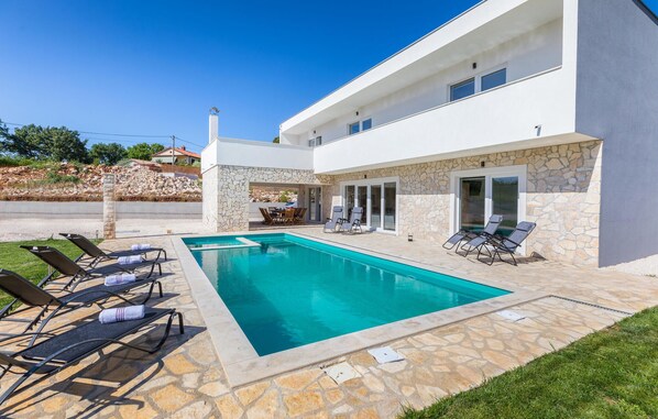 pool