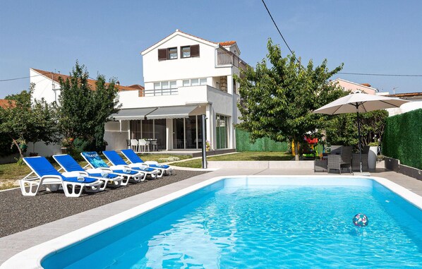 pool