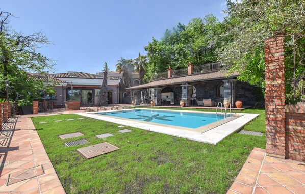 pool
