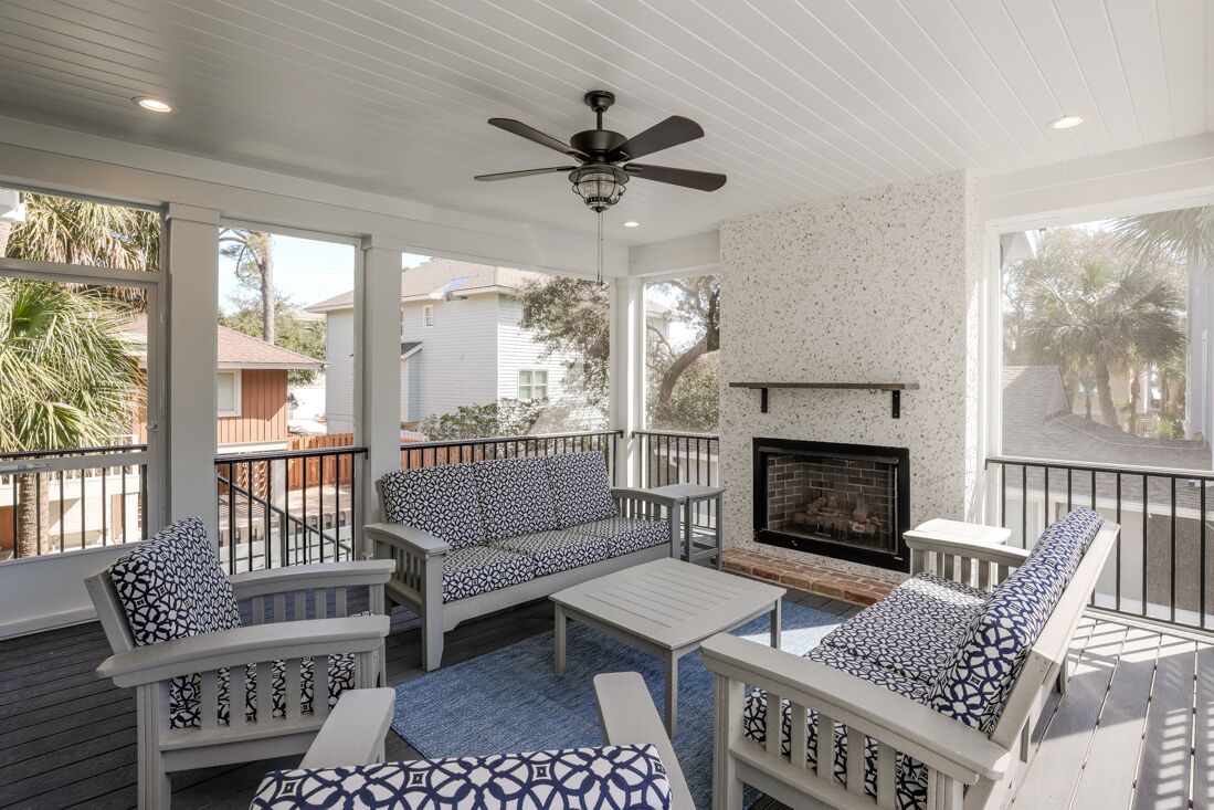 Luxury 7 BR, 3rd Row, Pool & Spa, ideal location. Few Spring Luxury 7 BR, 3rd Row, Pool & Spa, ideal location. Few Spring