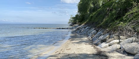 Community Beach one block from Hickory House