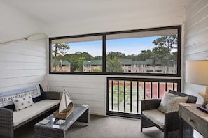 Screened in Patio Overlooking the Tennis Courts