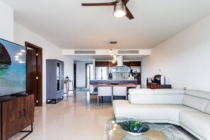 Flooring, Ceiling Fan, Floor, Living Room, Indoors