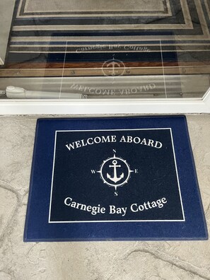 Welcome to Carnegie Bay