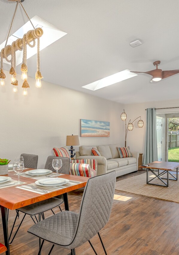 Island Time and Endless Summer - TWO pet-friendly homes in New Smyrna Beach STEPS from the beach!