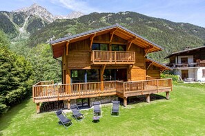 Chalet du Gouter with mountain views