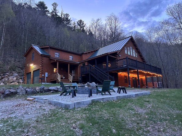 The Keystone Cabin at dusk