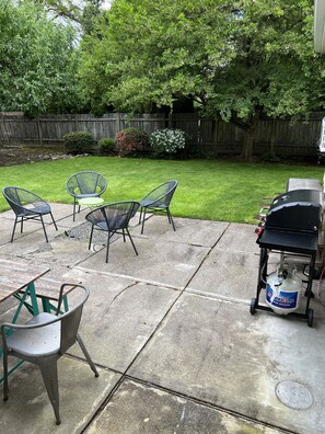 Large backyard with Table & Barbecue