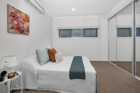 Main bedroom, connected to bathroom