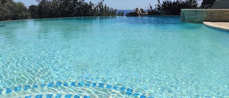 INFINITY POOL WITH SEAVIEW