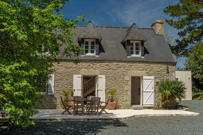 Außenseite Ferienhaus [Sommer]