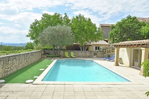 Schwimmbad des Ferienhauses